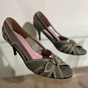 Khaki / Tan Canvas Open Toe Kitten Heels w Eyelets